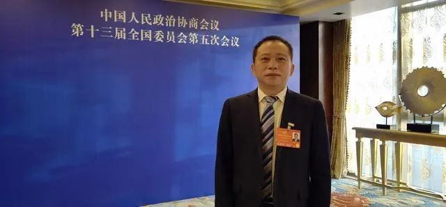 劉中民院士圖片.jpg